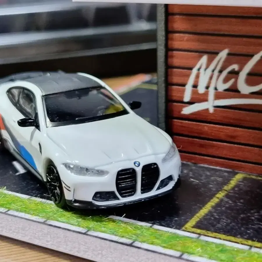 MINIGT 1:64 BMW M4 알파인 화이트 다이캐스트