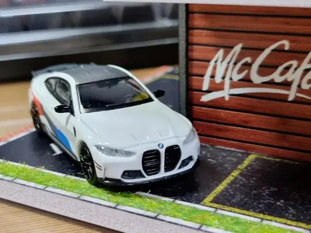 MINIGT 1:64 BMW M4 알파인 화이트 다이캐스트