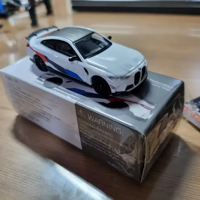 MINIGT 1:64 BMW M4 알파인 화이트 다이캐스트