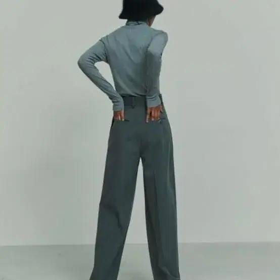 (%연말기간옷장대정리)리이 PLEATED WIDE LEG TROUSERS