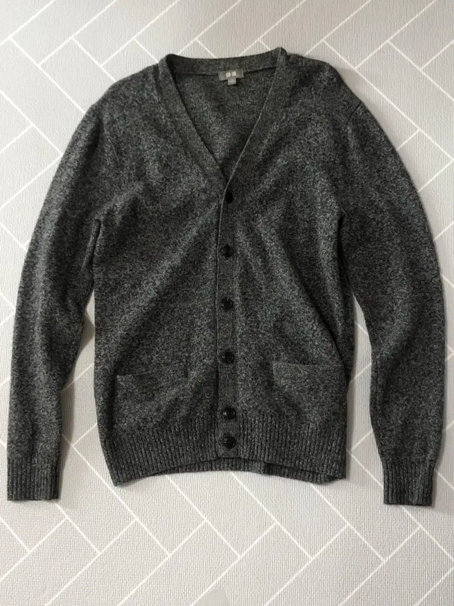 Uniqlo Wool gray cardigan (size S)