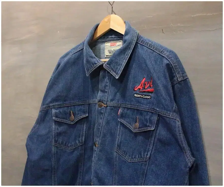 M100-105) Levi's Custom Denim Jacket