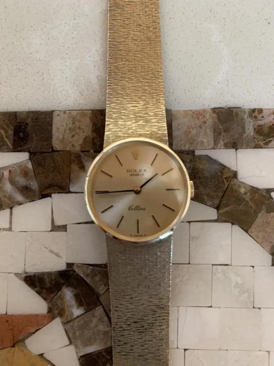 LorexKeum Watch