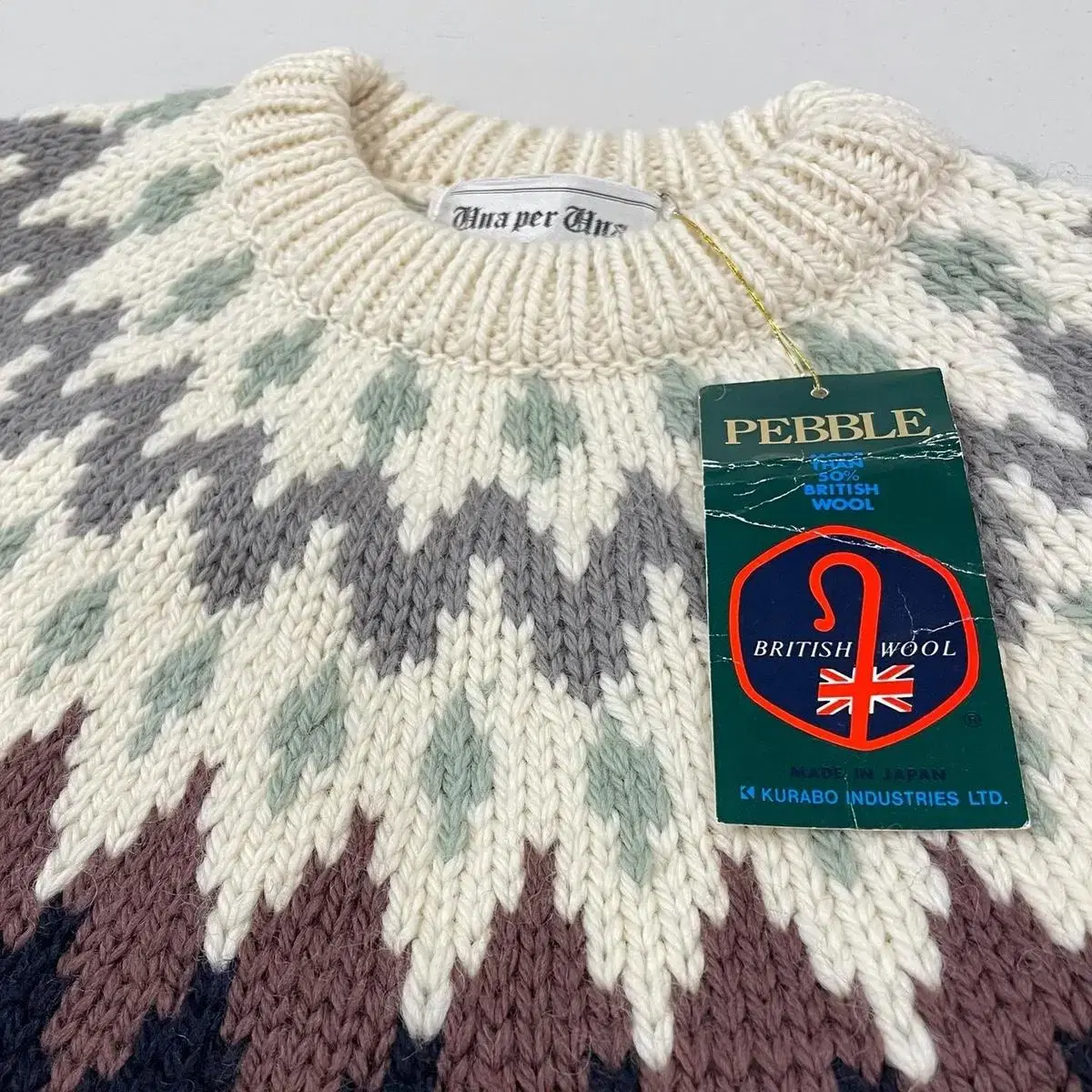 L) *New/ made in England wool sweater