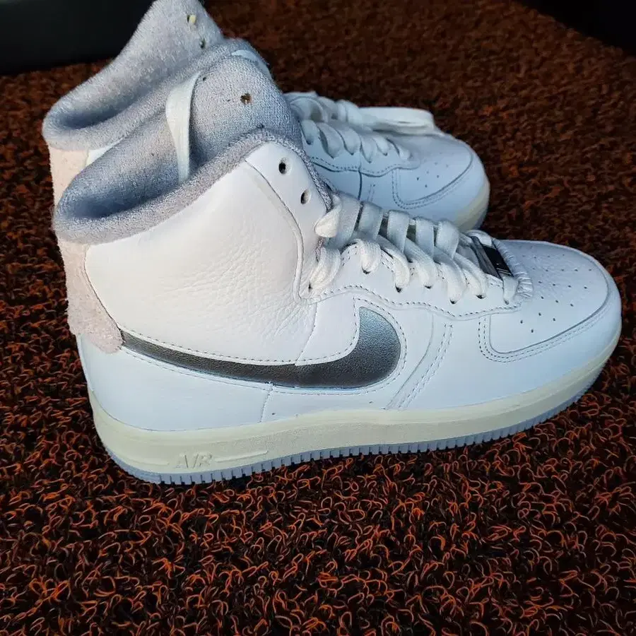 나이키 Nike Air Force 1 High Sculpt (230)