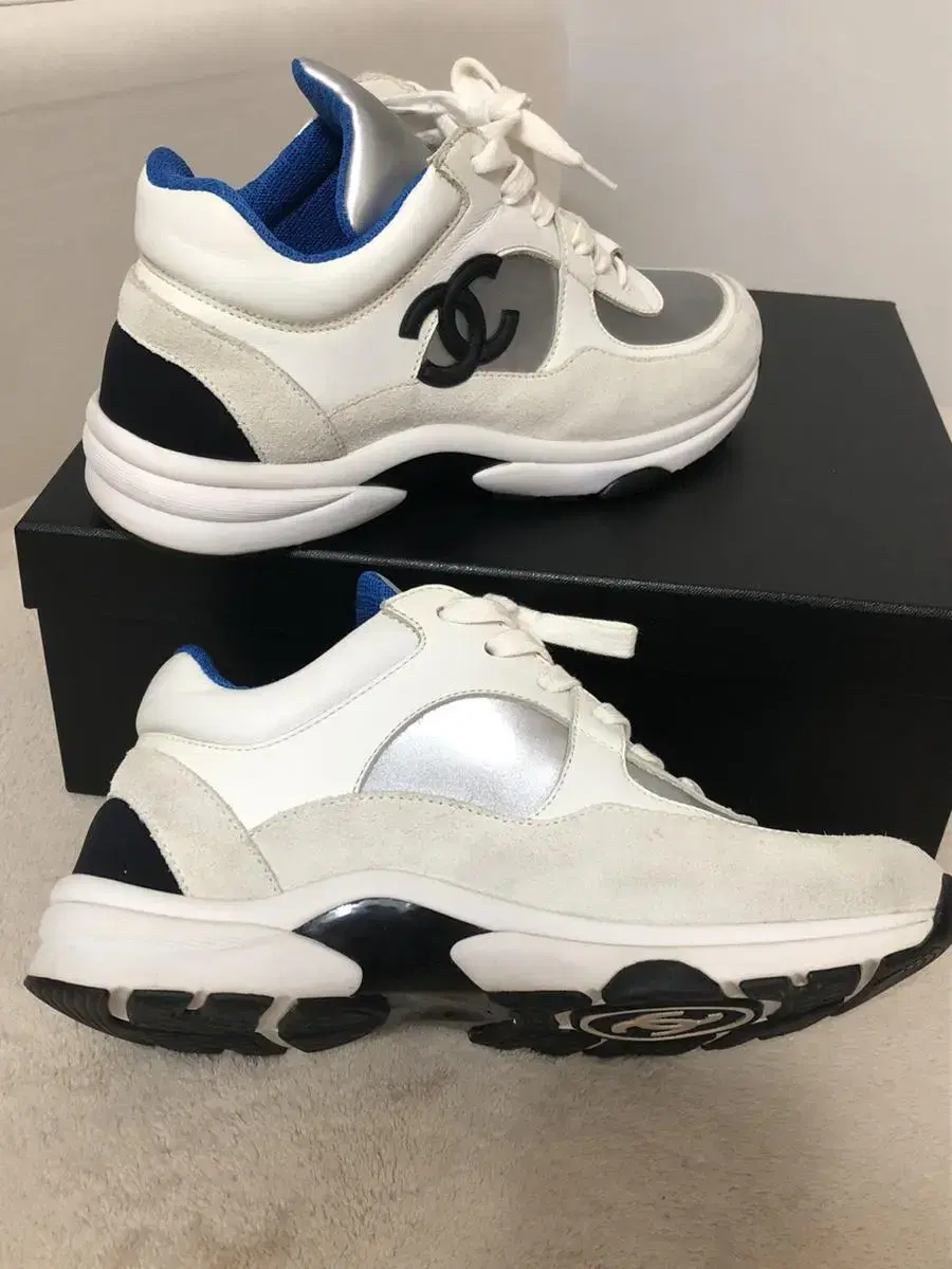 35.5 Chanel Cruise sneakers