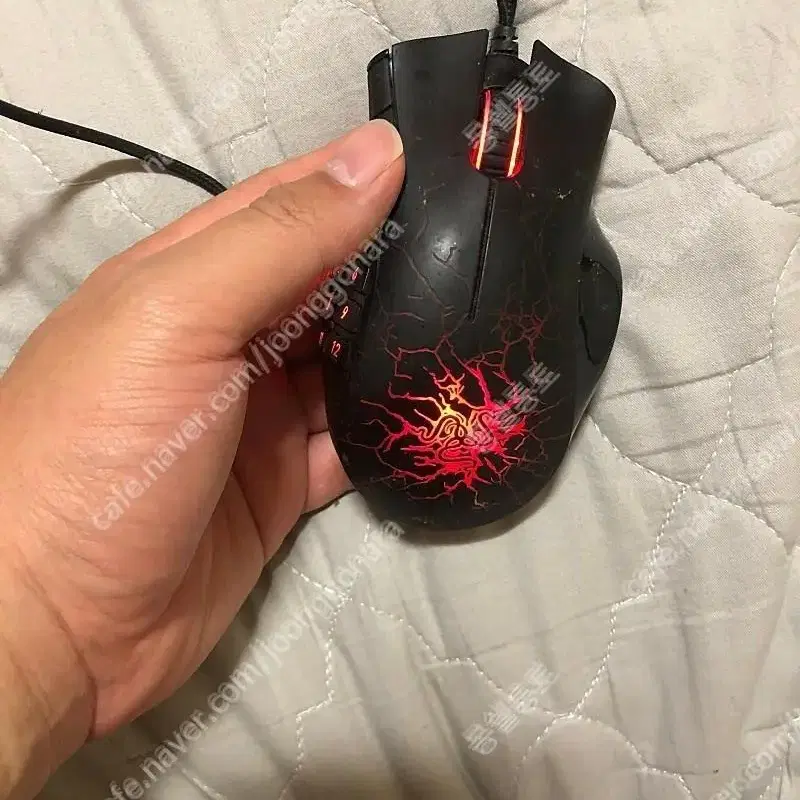 Razer naga molten 마우스 판매 합니다