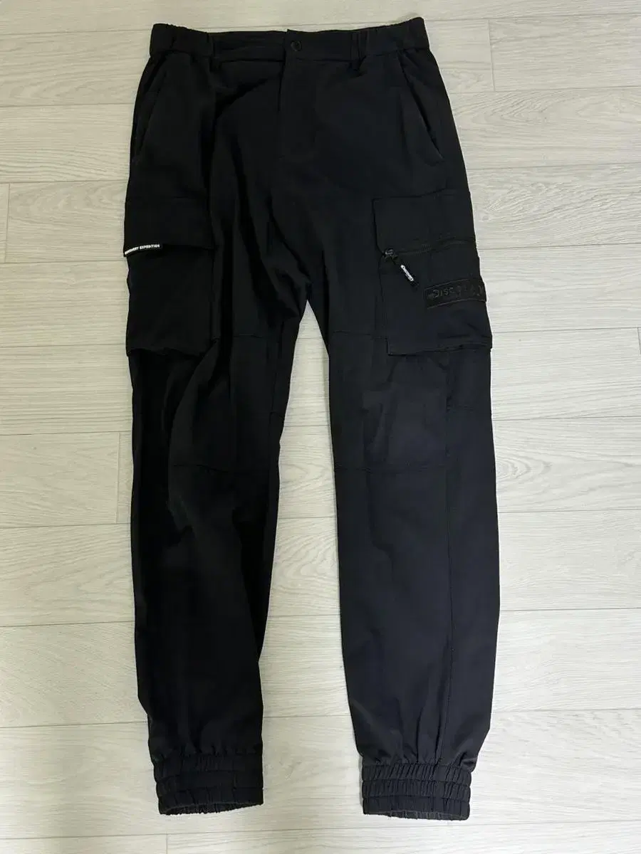 Discovery Cargo Jogger Pants sells