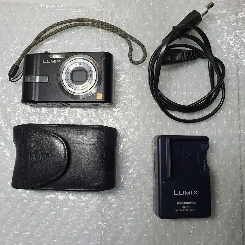 Avaliação da Panasonic Lumix DMC-FX12 - Câmera versus Câmera: Reviews e