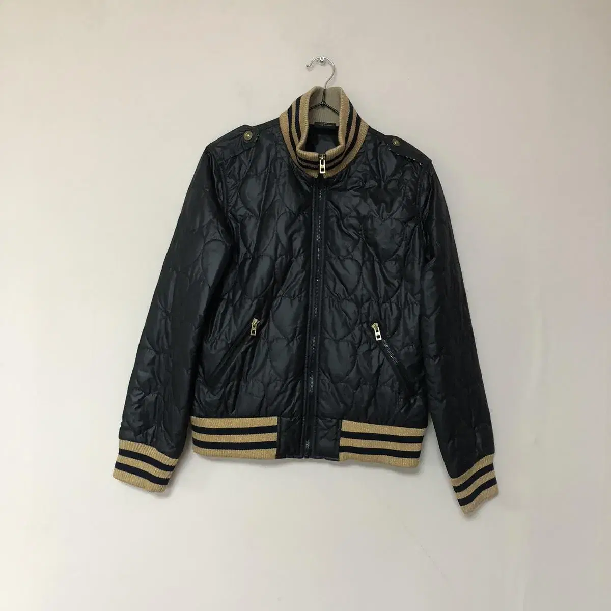 Vintage Adidas heart black gold jp