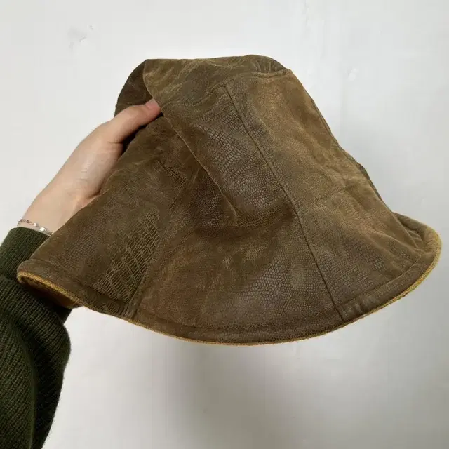 vintage python pattern velour bucket hat