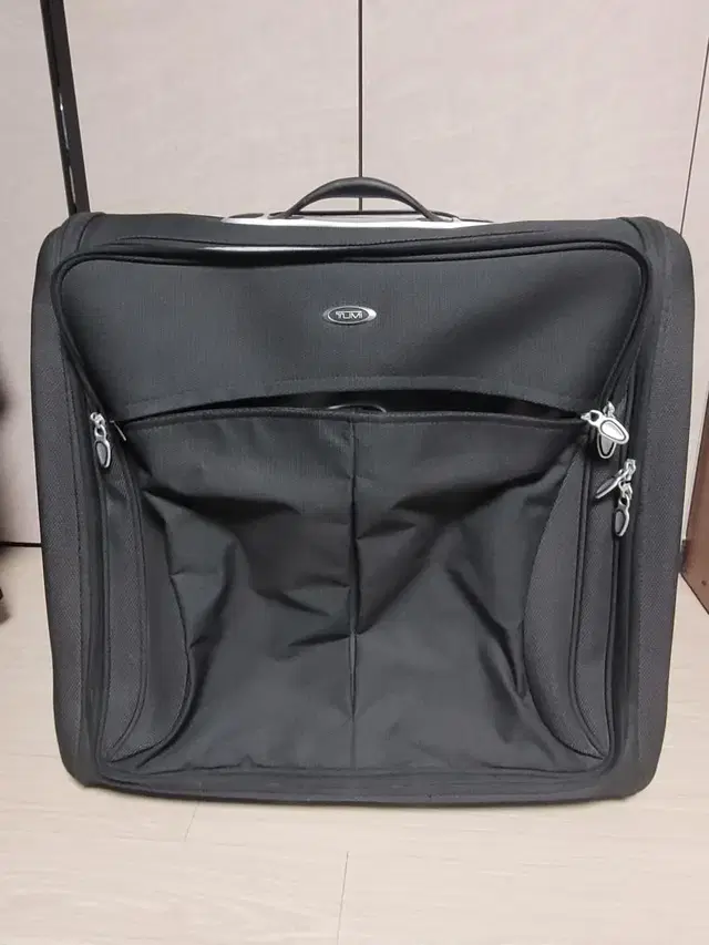 Tumi T3 Garment Suitcase (6433STE)