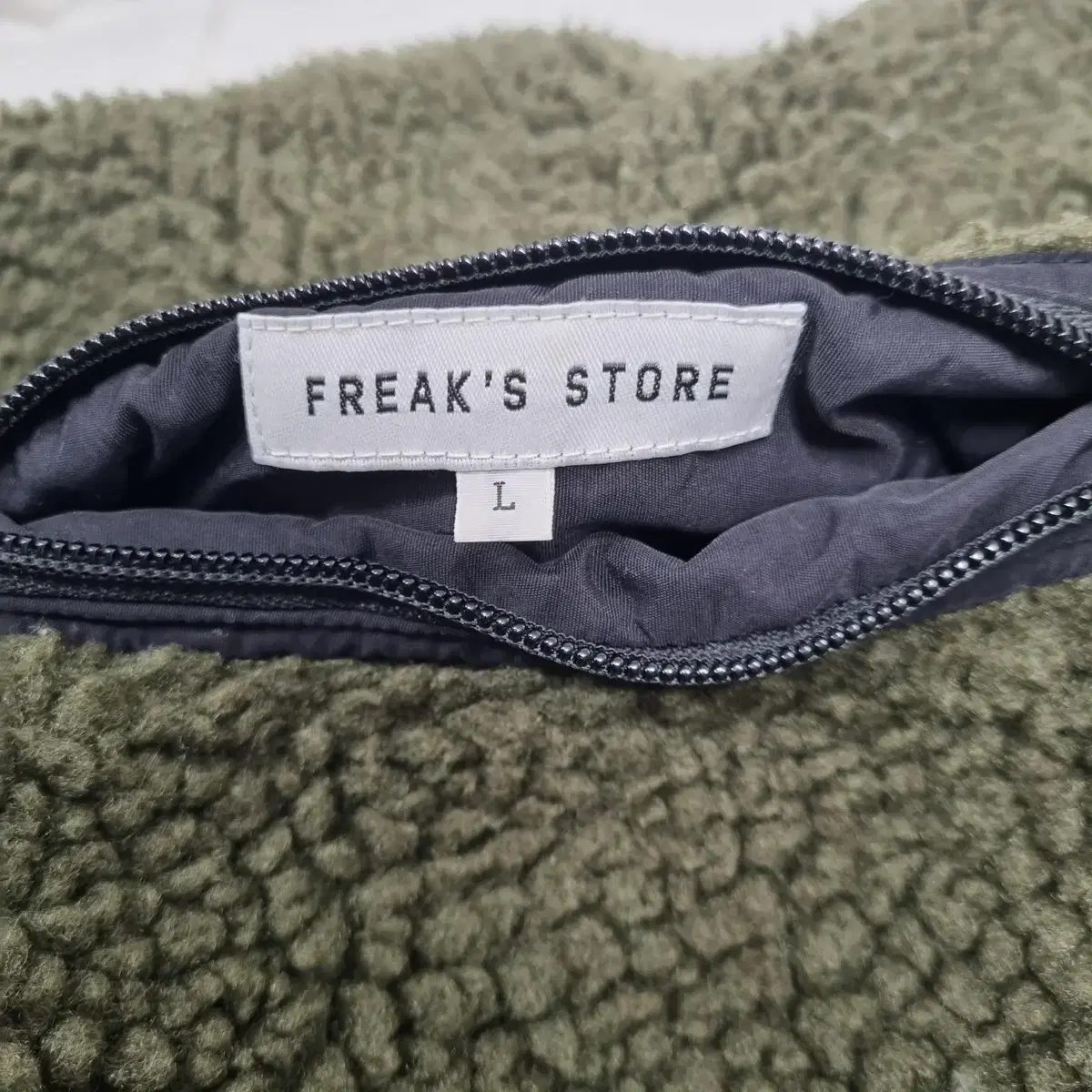 프릭스 스토어 보아털 양면 후리스 - L  freaks store 딥파일