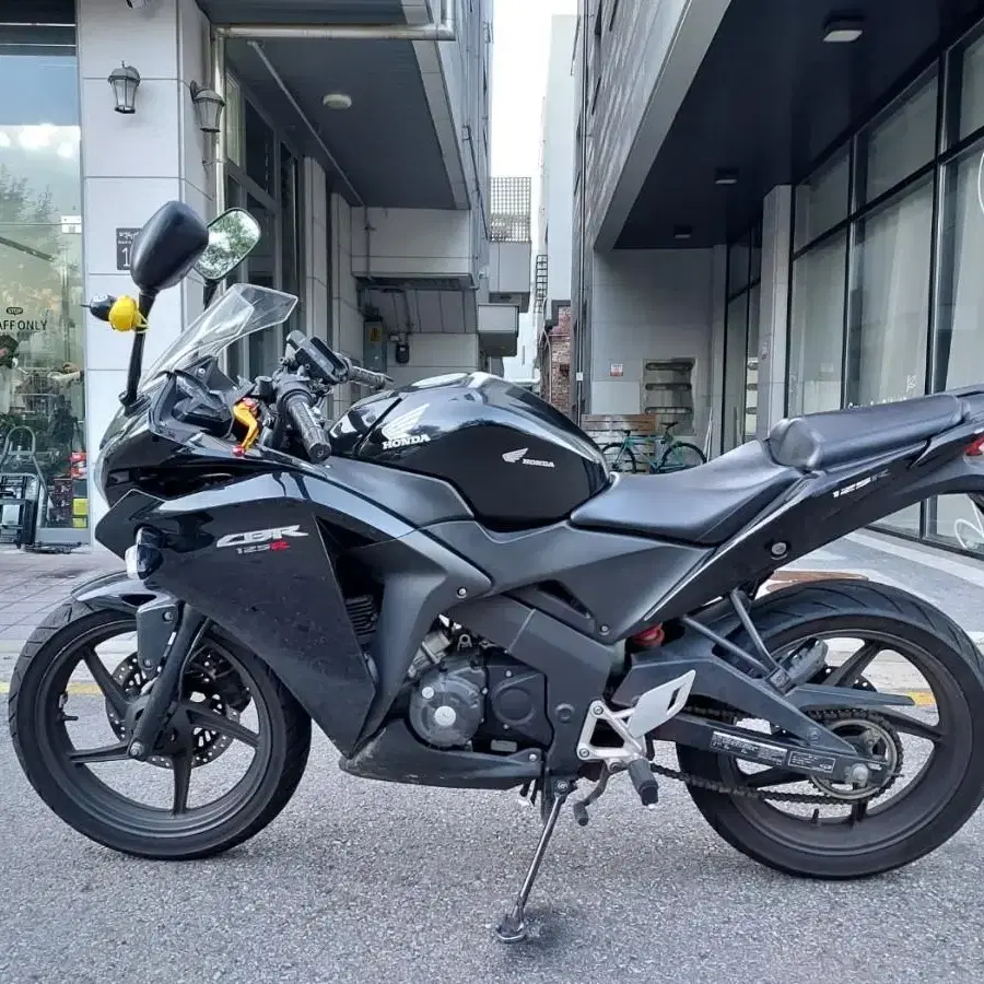 혼다 cbr125 깔끔한 순정 블랙 판매중!