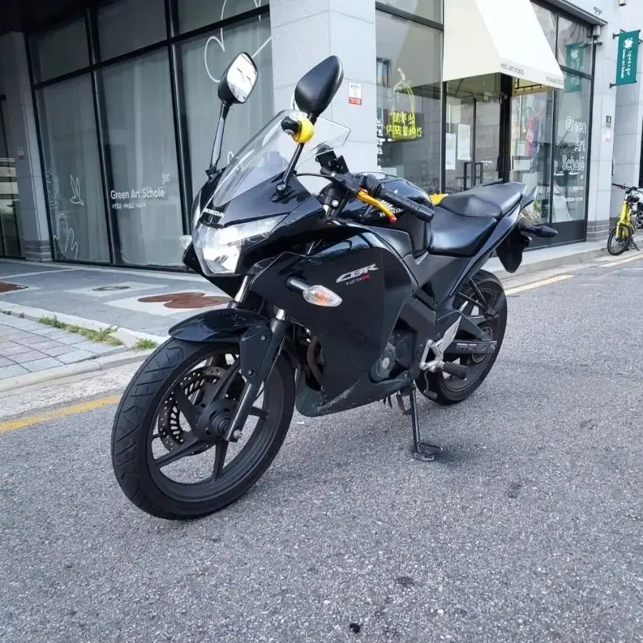 혼다 cbr125 깔끔한 순정 블랙 판매중!