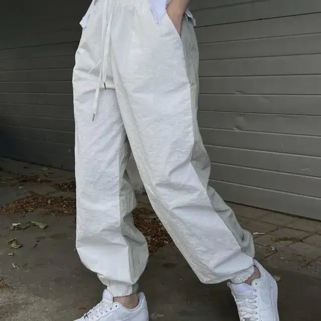 이네기 wind mix jogger pants