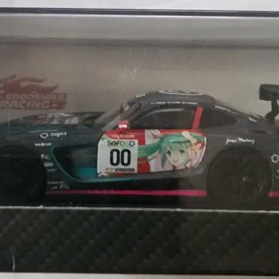 1/64 GoodSmile Hatsune Miku AMG 2017 SPA