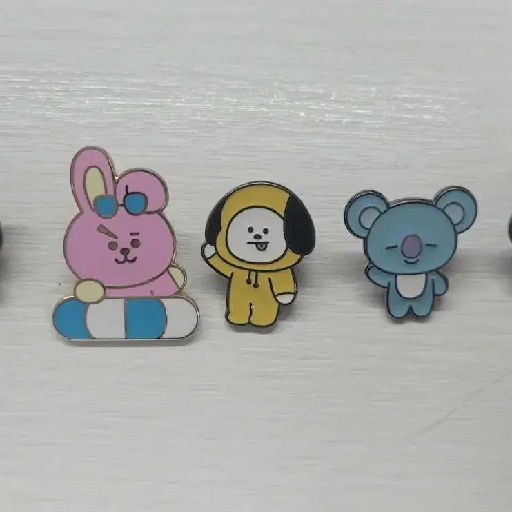 BT21 방탄소년단 뱃지 판매 쿠키 망 코야 치미 정국 지민 제이홉 RM