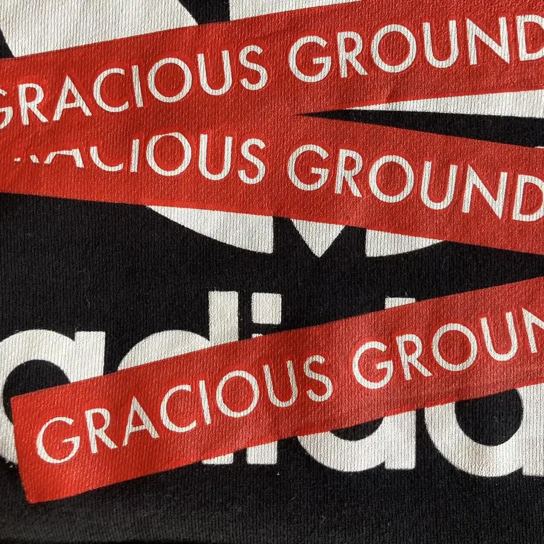 Gracious Ground 후드티