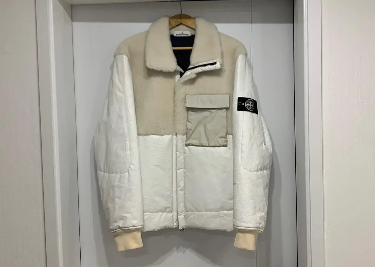 [XL]Stone Island PrimaLoft Leather Lightweight Padded Jacket White