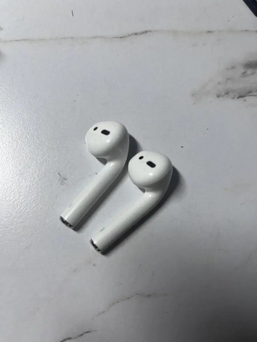 AirPods 1st generation right