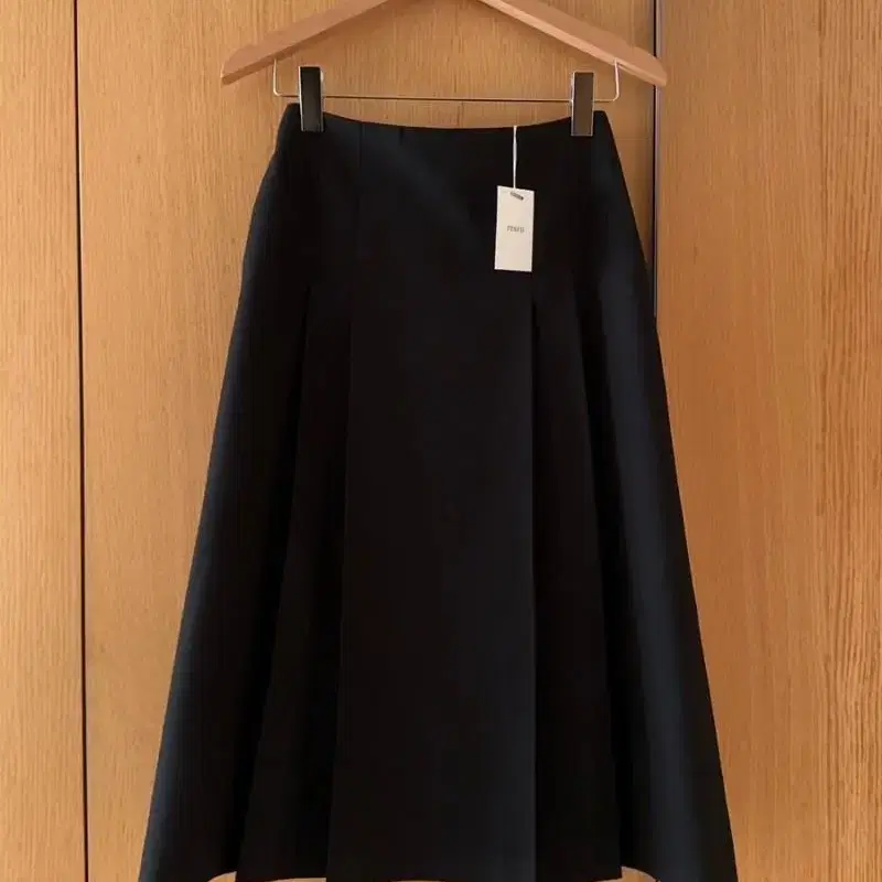 테네드(tened) vila pleated skirt 빌라 플리츠 스커트