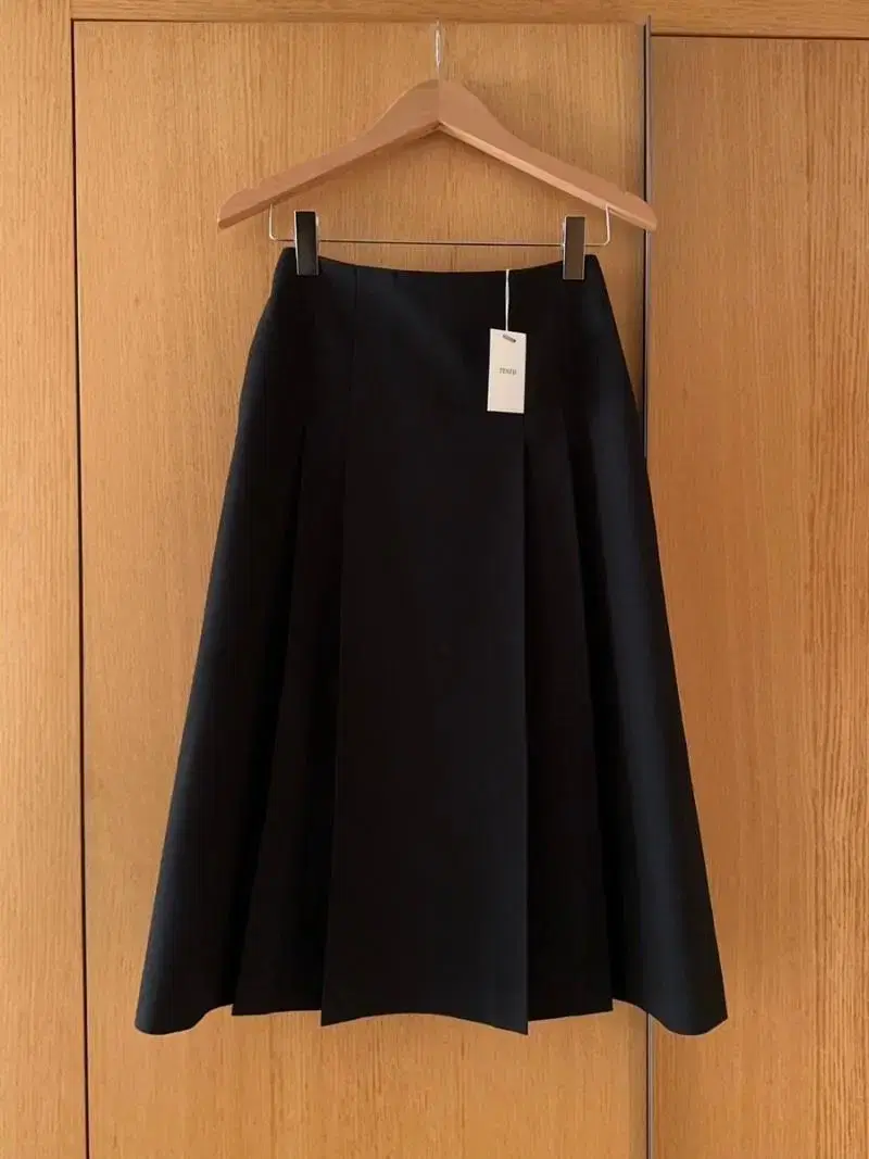 테네드(tened) vila pleated skirt 빌라 플리츠 스커트