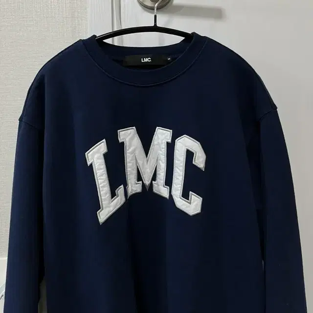 lmc 로고 맨투맨 네이비 s