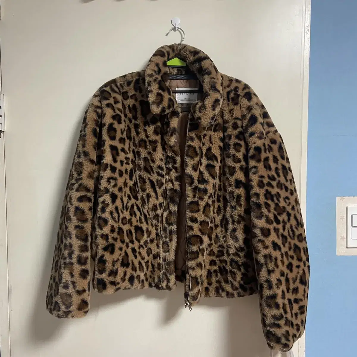 Leopard-print jacket