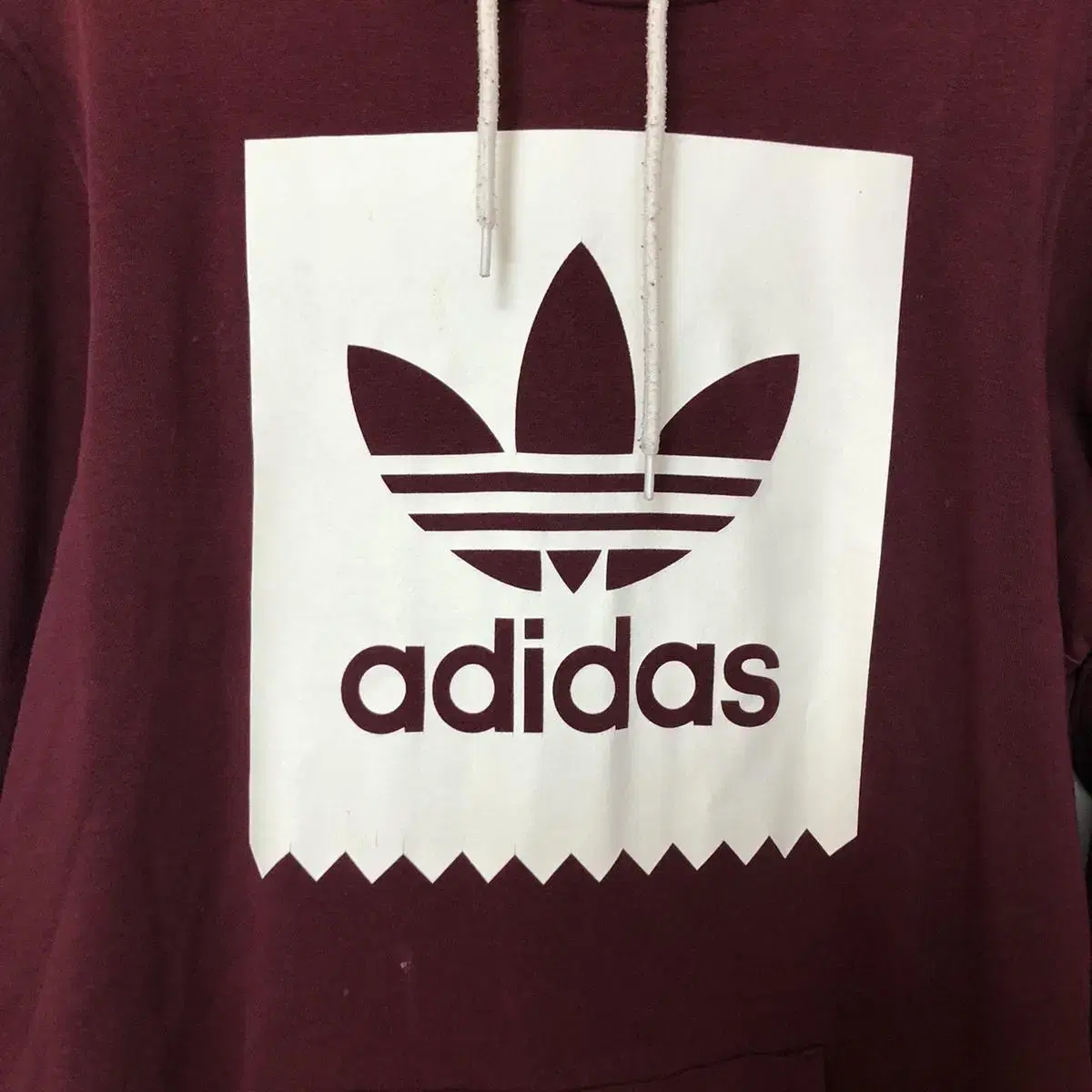 Vintage Adidas wine hood box t