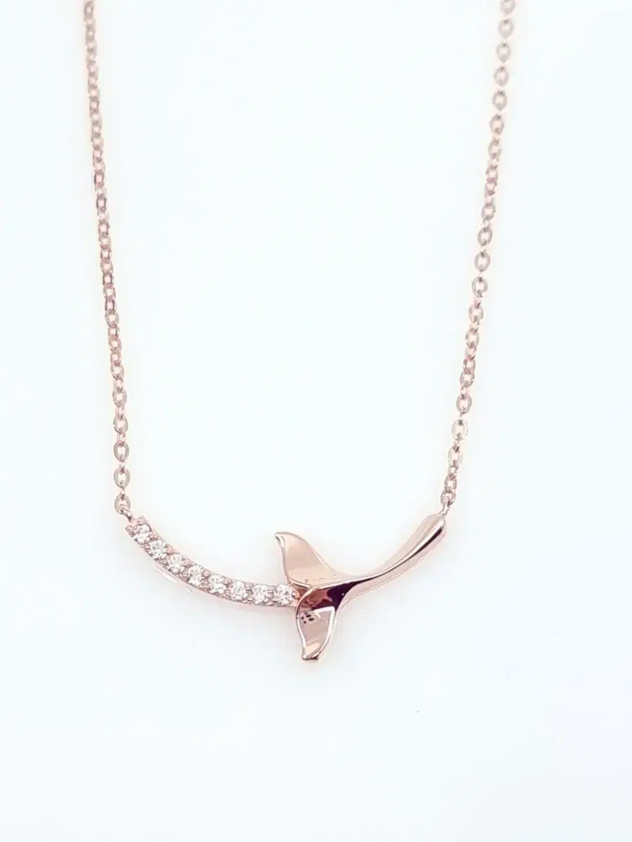 14K whale tail necklace (pink gold)