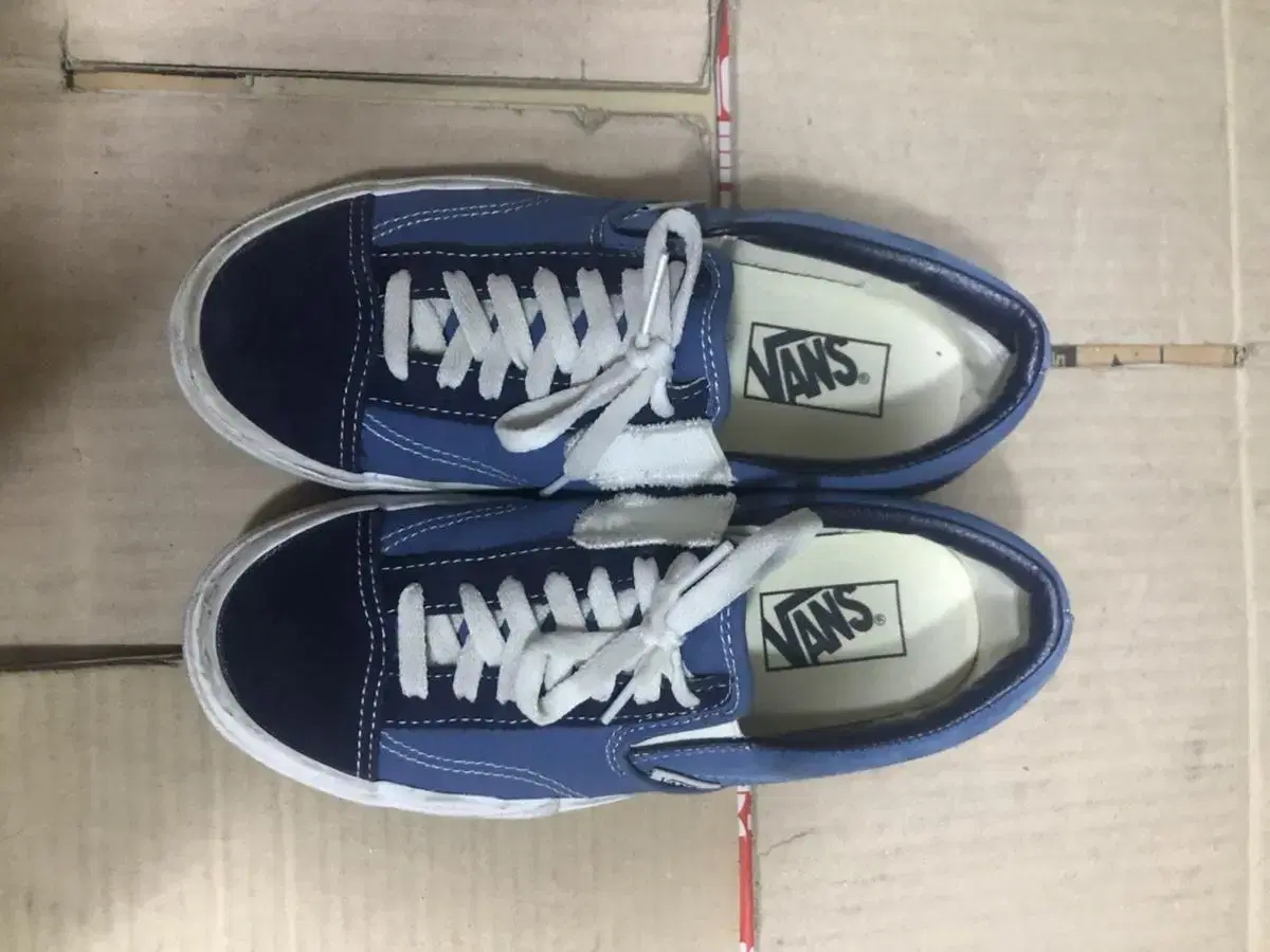 Vahn's Slip-On 235