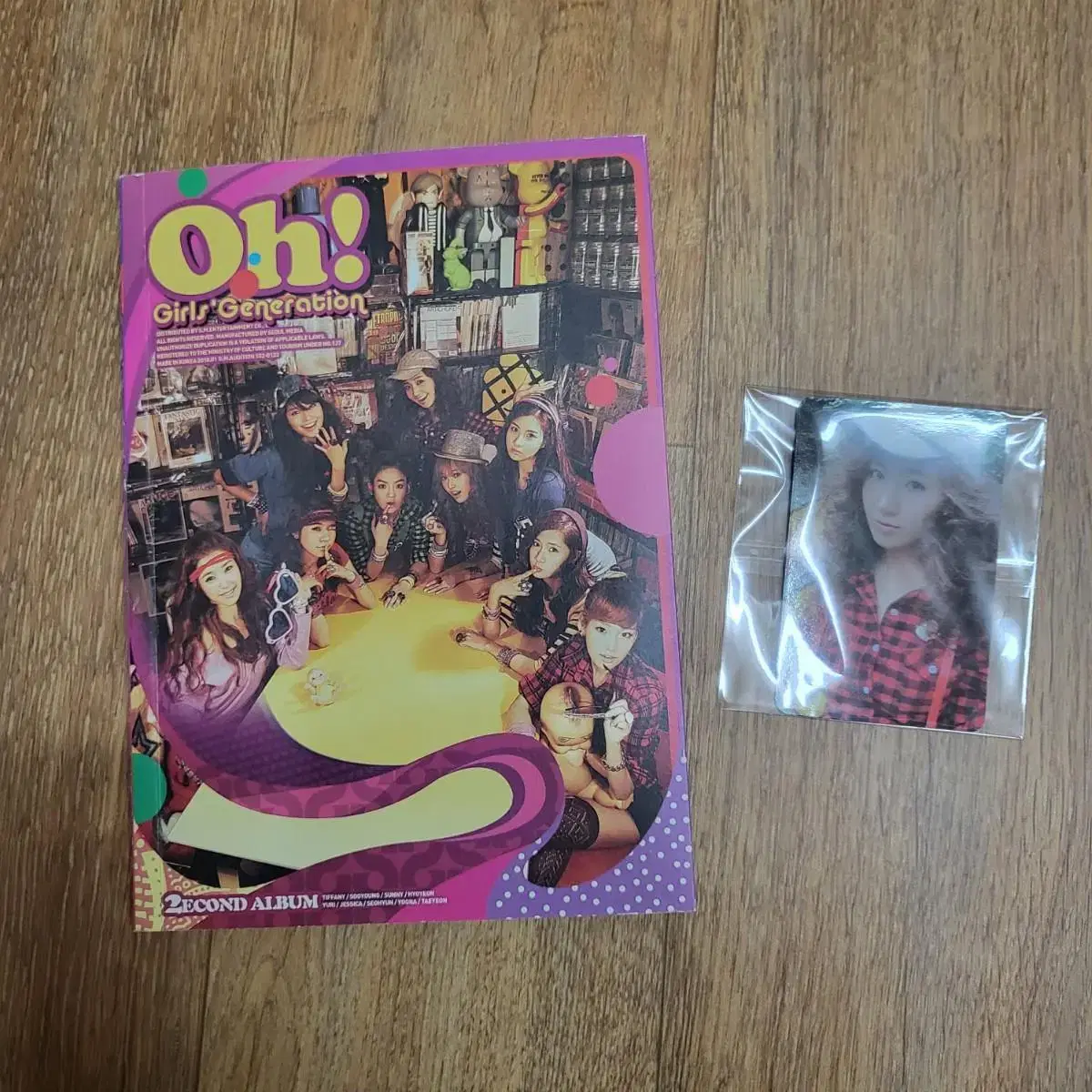 Girls Generation OH album and yuri photocard