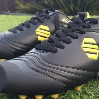 토킥 축구화 구합니다 브랜드 중고거래 플랫폼, 번개장터