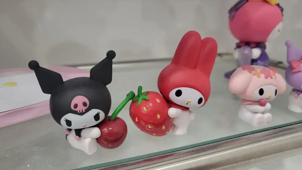 Cherry Kuromi, Strawberry Mamel Bulk of capsule toy figures