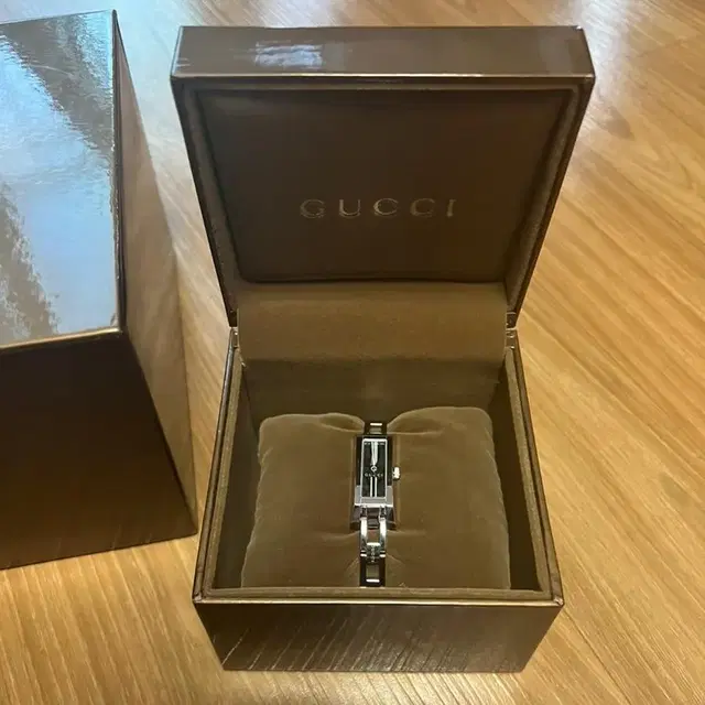 구찌 Gucci 로만넘버 체인 여성시계