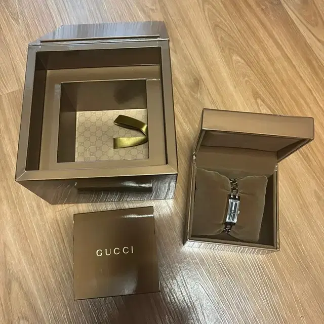 구찌 Gucci 로만넘버 체인 여성시계