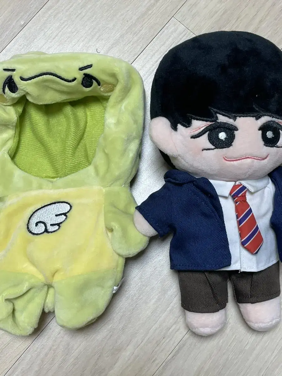 nu'est JR kim jonghyun @nu'est_jr doll wts!