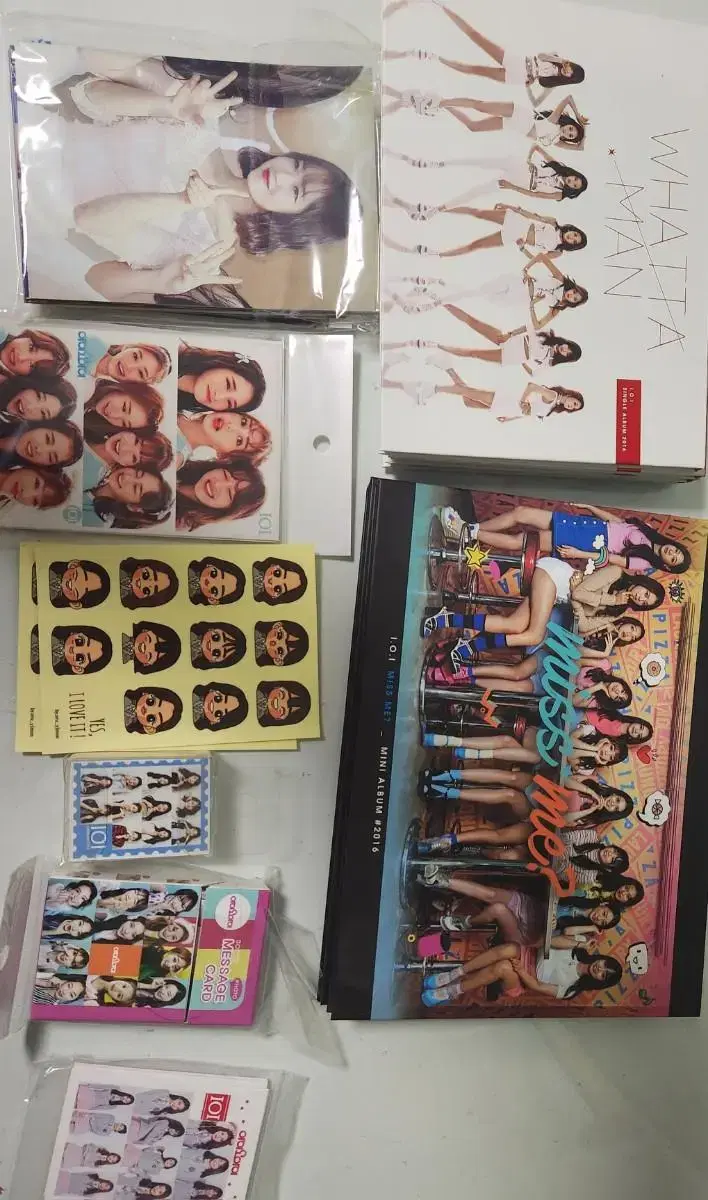 I.O.I album Merchandise