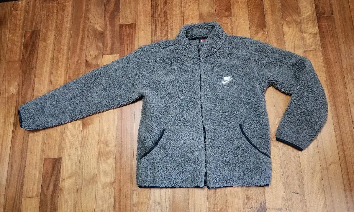 nike pogl yglobal furry jacket (100ㅡl) 3만원에 팔아요