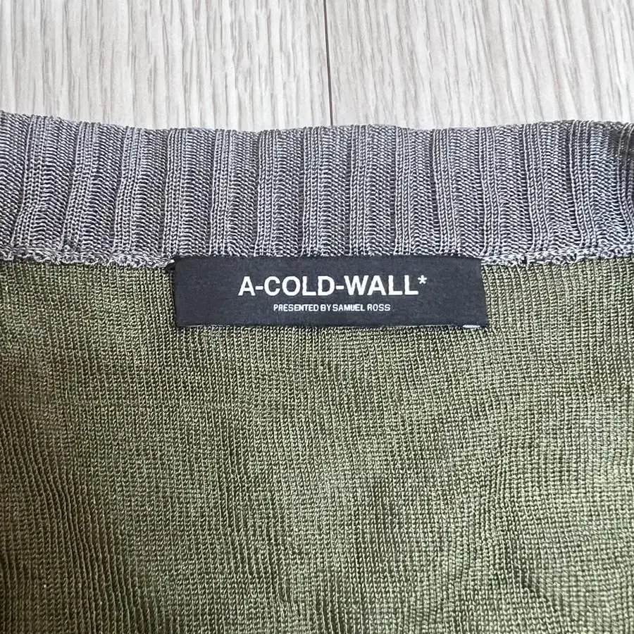 Acoldwall(어콜드월) 베스트 길릿 L