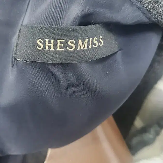 SHESMISS