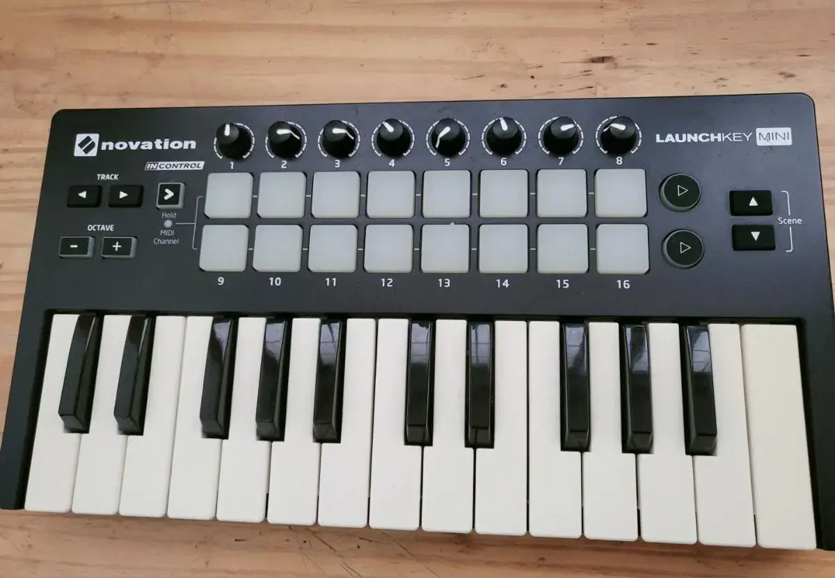 novation launchkey mini