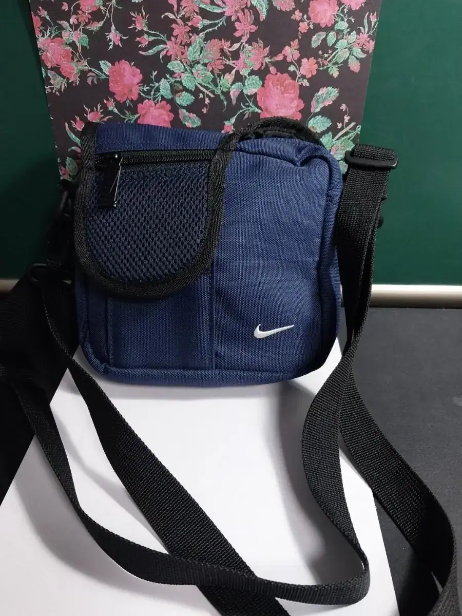 Nike Mini Crossbody Bag