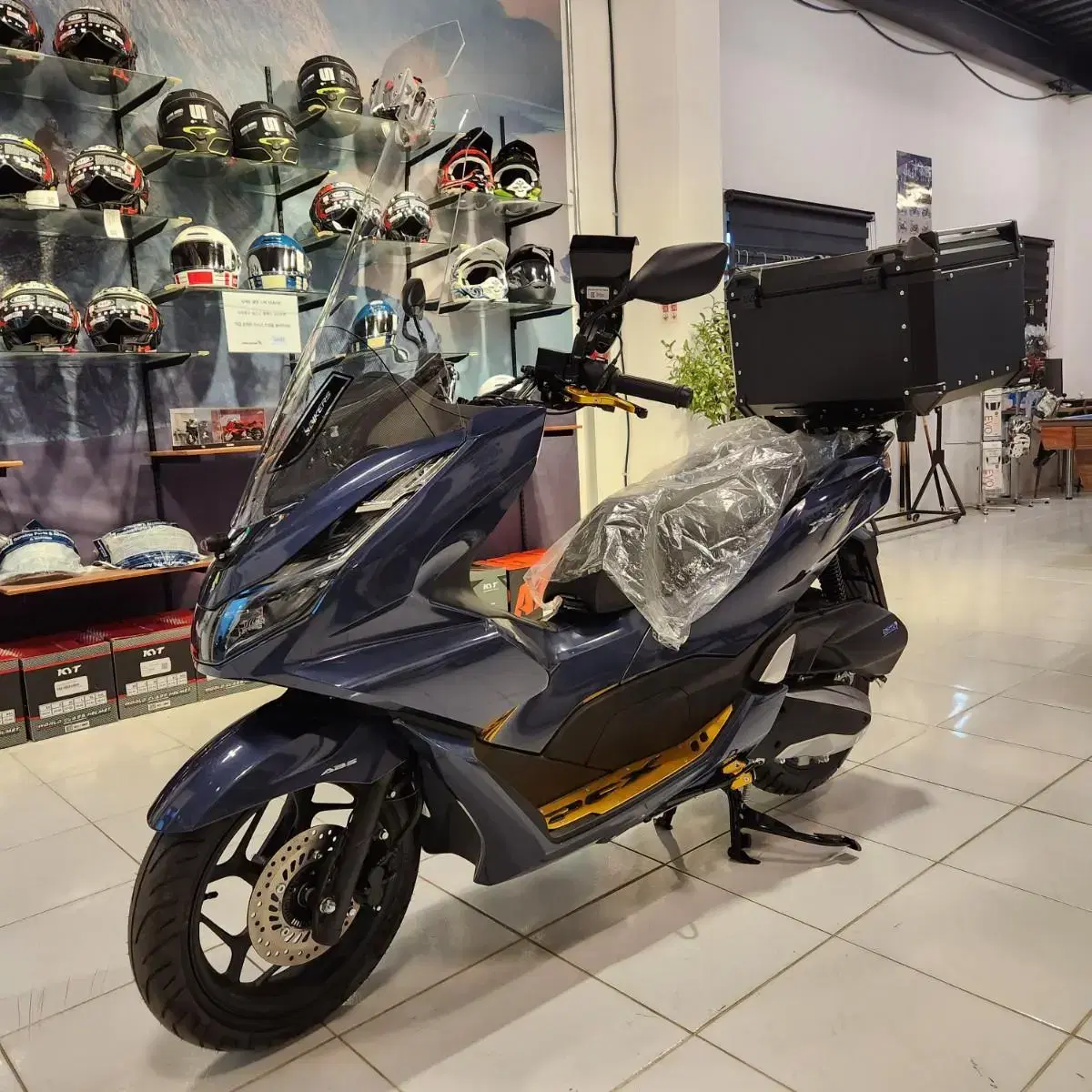 PCX125 신차 18개월 무이자 할부 풀옵션 차량