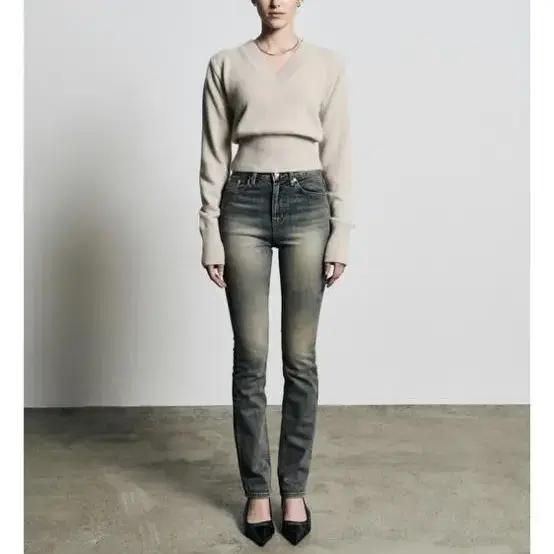 보헤미안 서울 HIGH WAIST STRAIGHT FIT JEAN