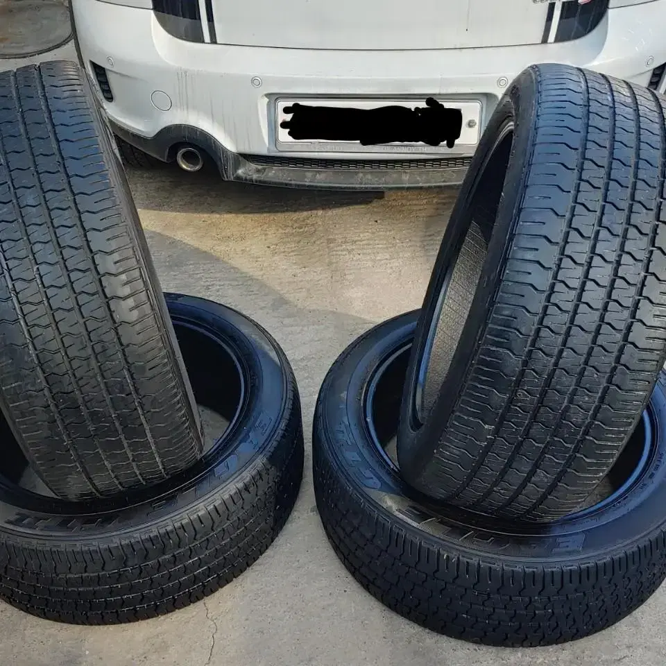 굿이어 275/45R20 GT2 중고 타이어 팝니다.