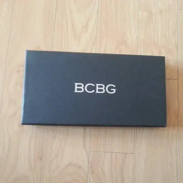 BCBG 스카프