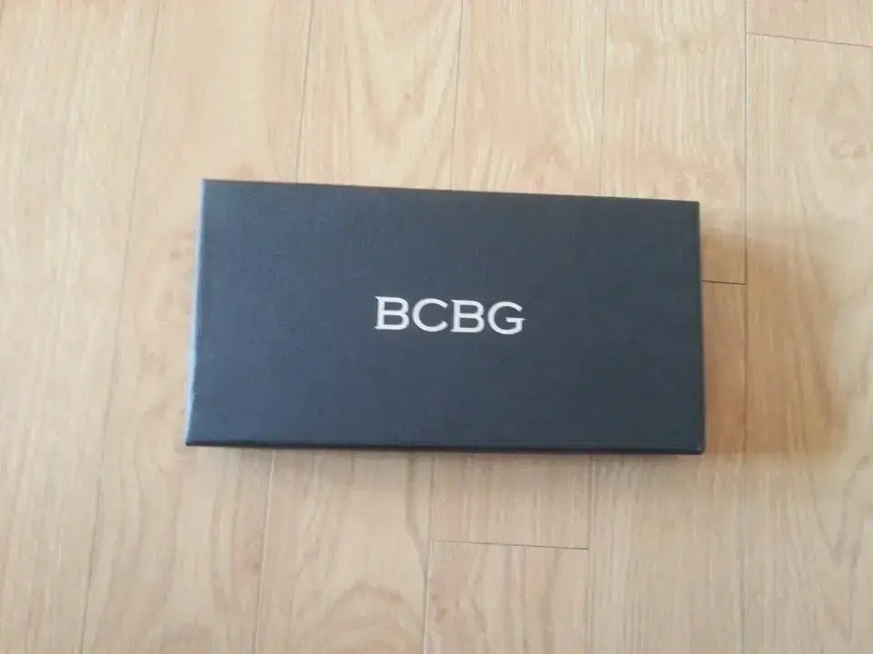 BCBG 스카프