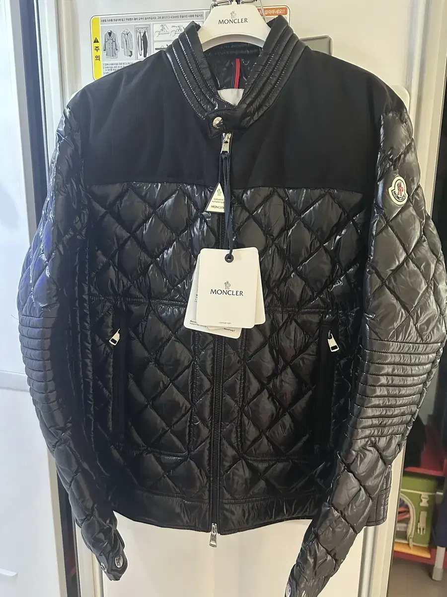 Moncler Men's Lightweight (100)